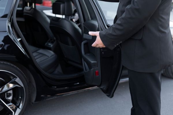 Want a Stress-Free Ride? How to Book a Taxi to Melbourne Airport Easily