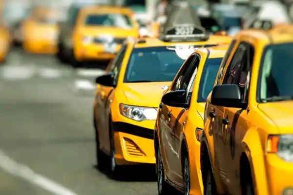 How can you book a taxi to Melbourne Airport without last-minute hassle?